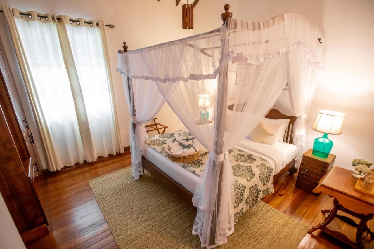 Manuel Manor Hotel Labugolla Ngoại thất bức ảnh